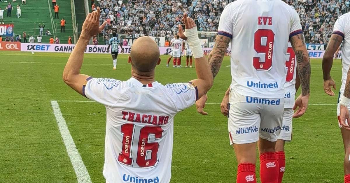 Lei do ex: Thaciano não celebra gol contra o Grêmio por respeito.