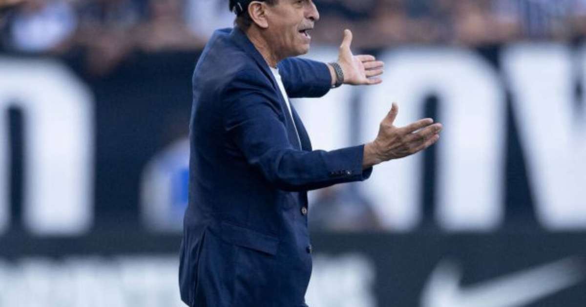 Ramón Díaz elogia equipe do Corinthians após empate no Maracanã.