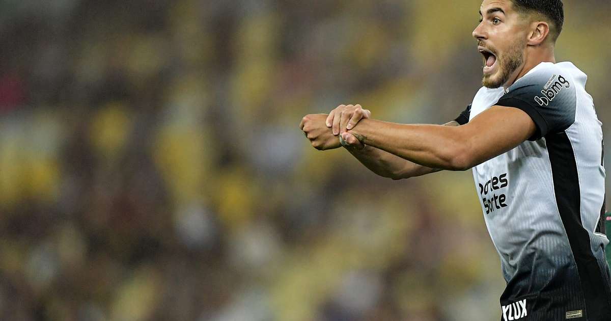 Torcedores corintianos criticam lance de Pedro Raul: comparável a Yuri Alberto.