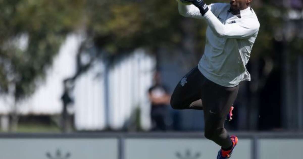 Corinthians prepara cobranças de penalidades para duelo contra Red Bull Bragantino.