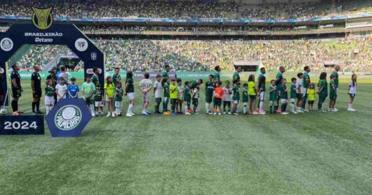 São Paulo denuncia atos homofóbicos da torcida do Palmeiras no futebol.