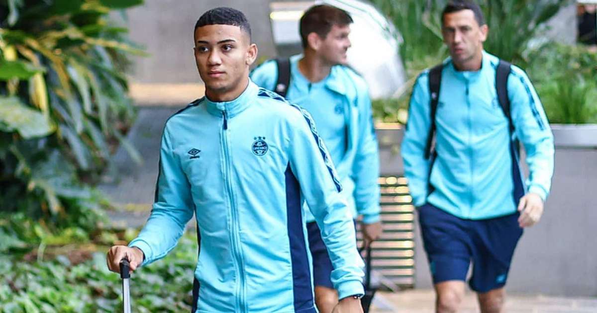 Negociações avançam com clube inglês enquanto Gustavo Nunes enfrenta o Fluminense