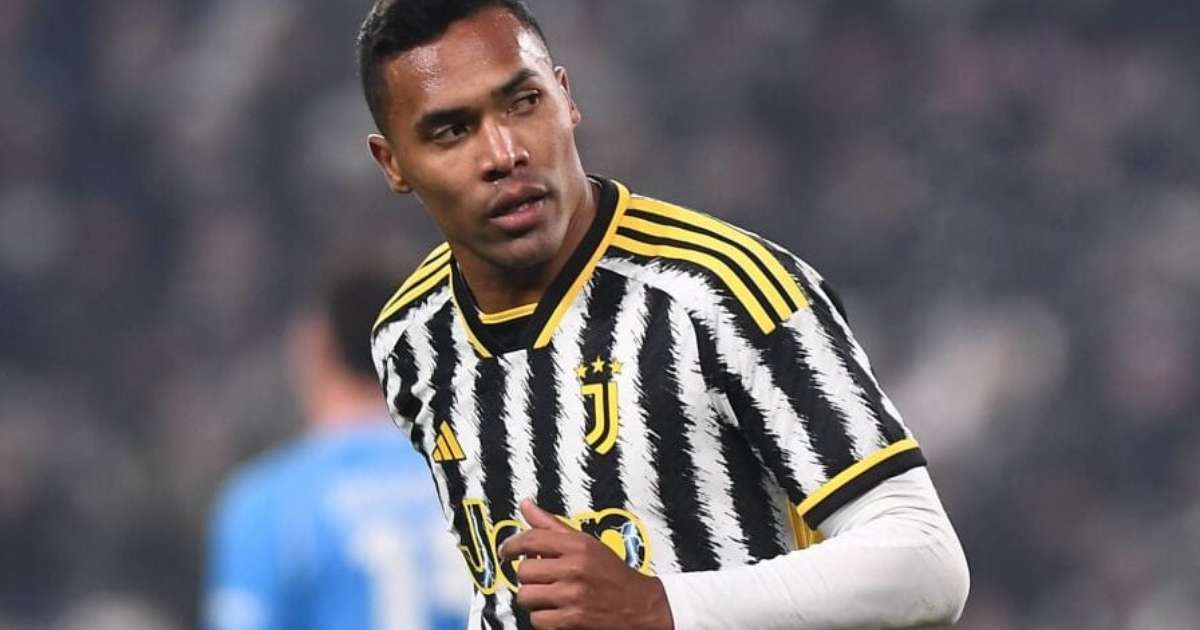 Flamengo manifesta interesse em contratar lateral Alex Sandro para reforçar equipe.