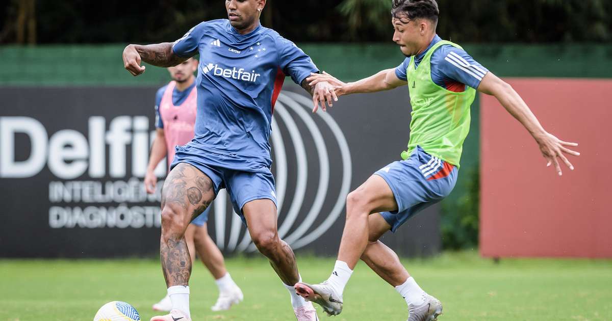 Cruzeiro intensifica treinos para confronto crucial contra o Boca Juniors.