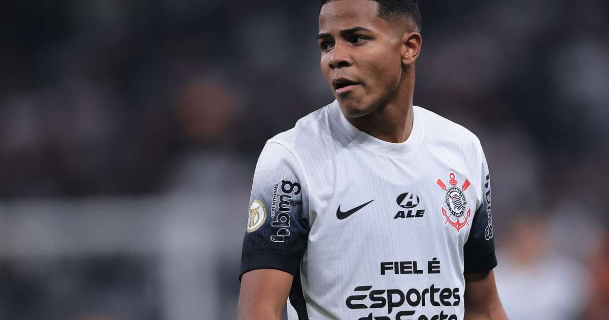 Corinthians aguarda proposta para Wesley se juntar a Cristiano Ronaldo no Al-Nassr.