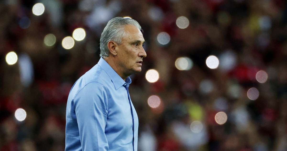 Tite, técnico do Flamengo, recebe alta hospitalar após mal-estar na altitude.