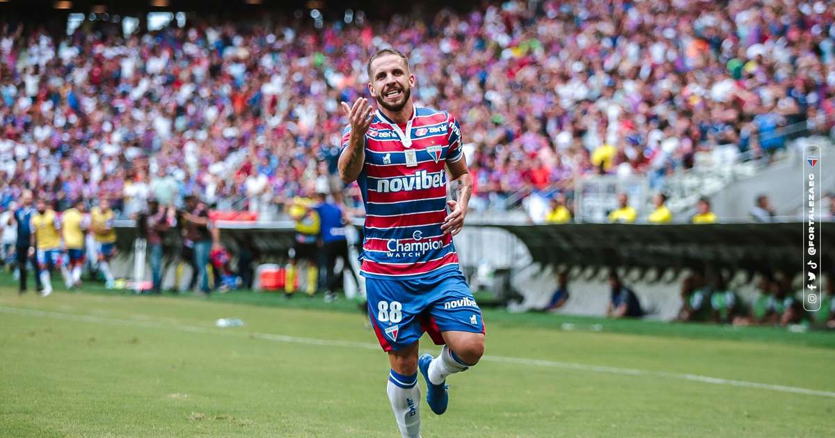 Lucas Sasha analisa fase e antecipa confronto contra o Corinthians