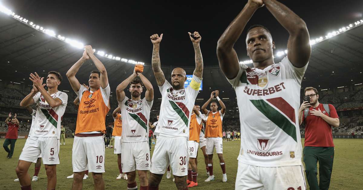 Fluminense deixa a zona de rebaixamento após três meses