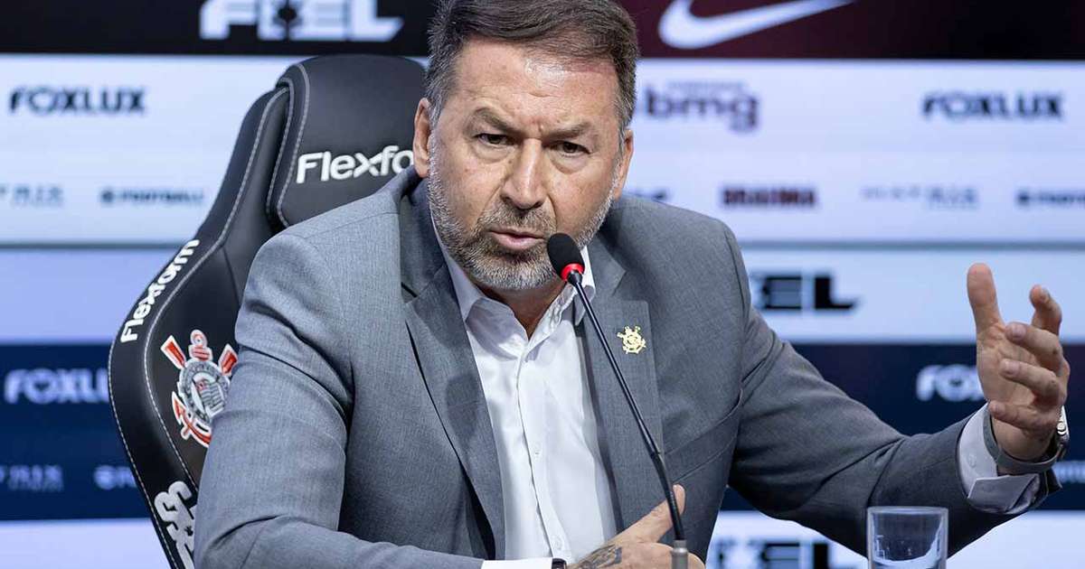 Conselheiros pedem impeachment de Augusto Melo no Corinthians.
