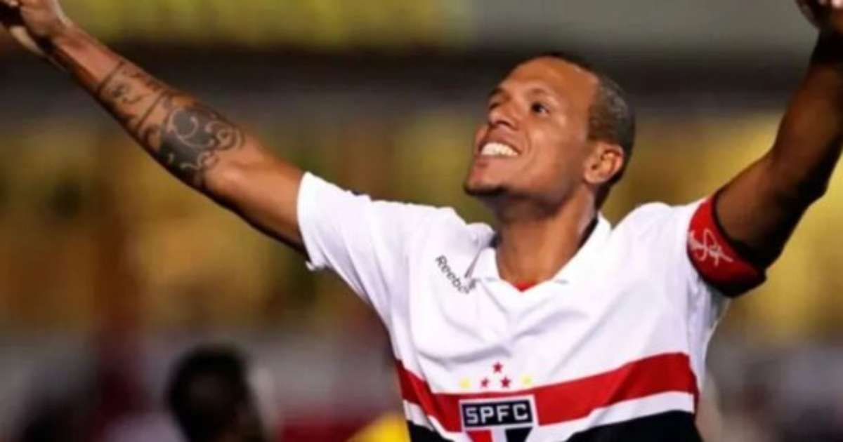 Ex-jogador elogia habilidade de Luis Fabiano e compara com atacante Pedro.