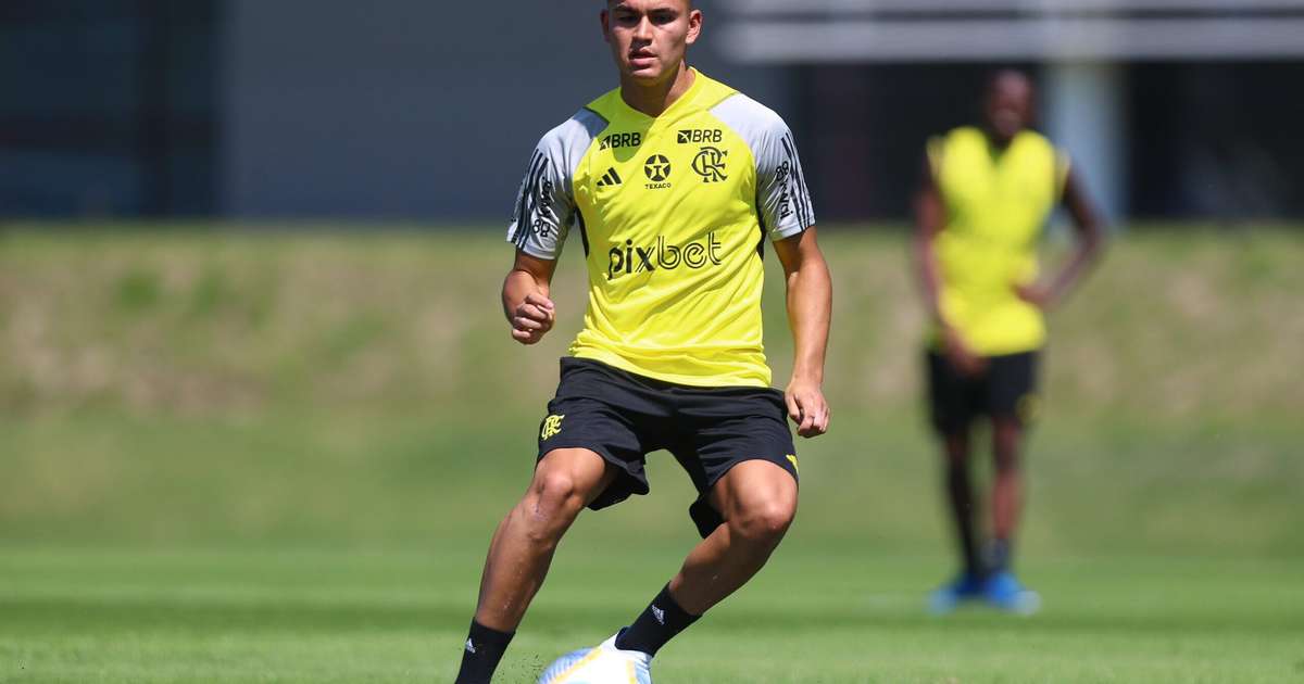Flamengo inscreve reforços no BID e dupla pode estrear contra o Corinthians.