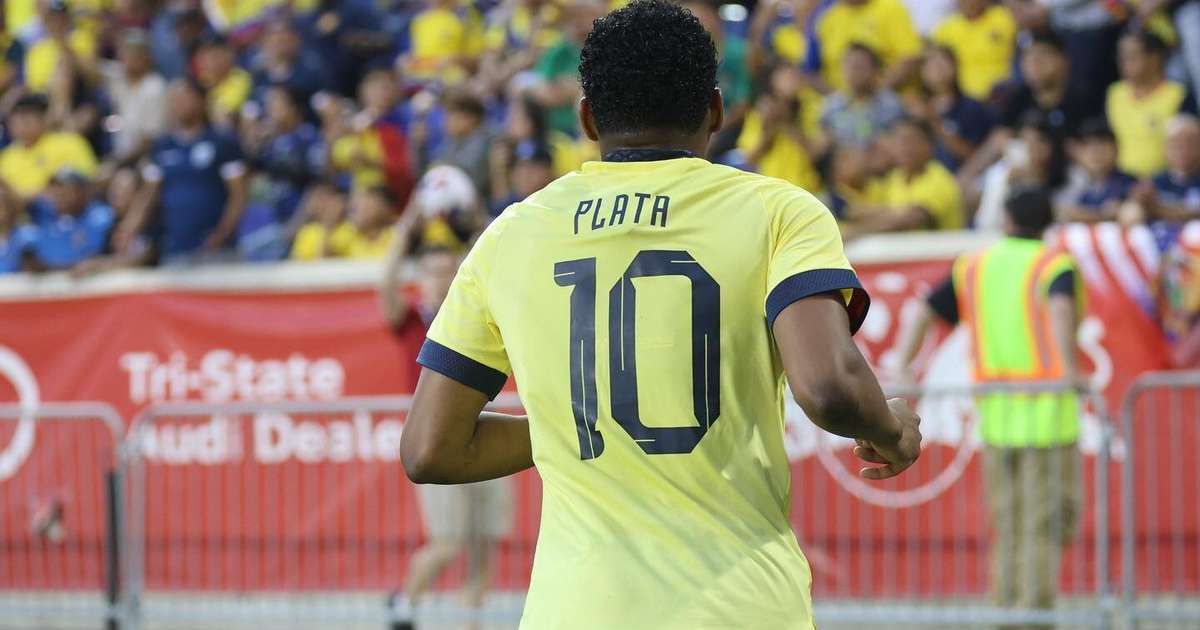 Flamengo anuncia Gonzalo Plata, mas jogador segue fora da convocação equatoriana.