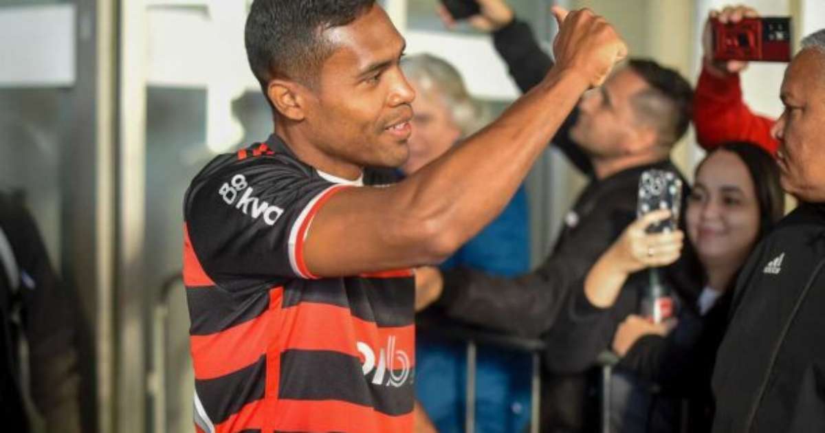 CHEGADAS DE PESO! Reforços Alex Sandro e Gonzalo Plata chegam ao Flamengo para reforçar time.