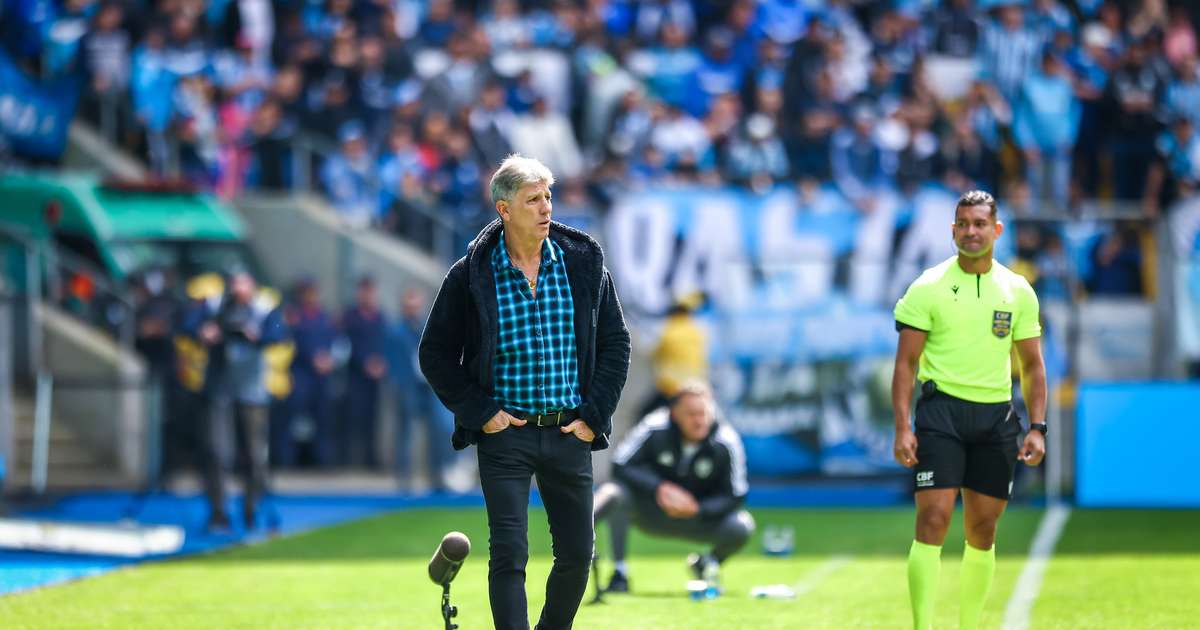 Renato Gaúcho critica erros do Grêmio como imperdoáveis no futebol.