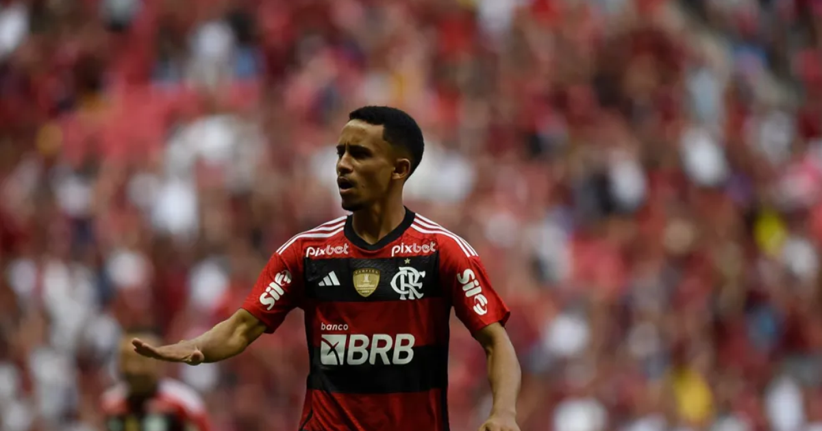 MAIS UMA! Flamengo aceita proposta europeia por joia da base, mas jogador recusa