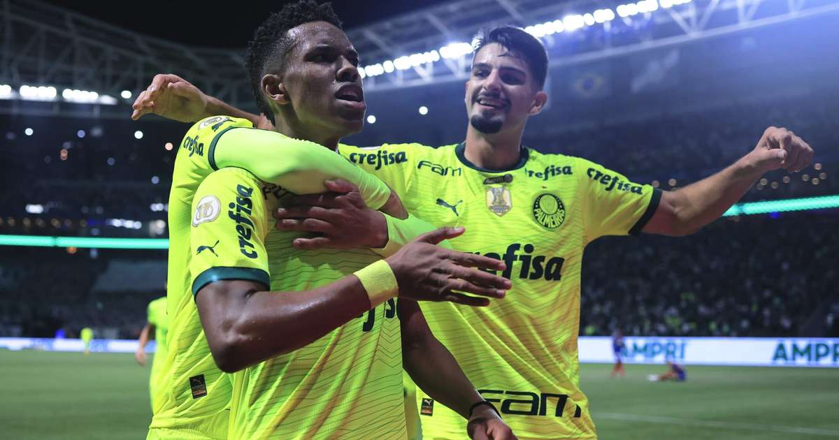 Estêvão, do Palmeiras, supera Neymar em média no primeiro ano profissional de futebol.