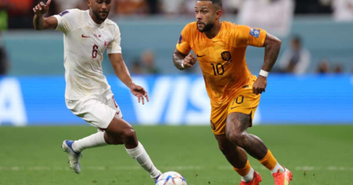 Corinthians planeja apresentação de Depay aos torcedores