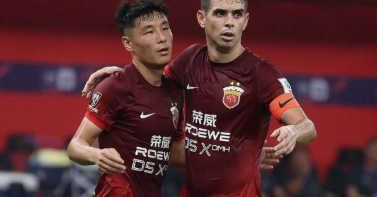 Oscar se prepara para deixar o futebol chinês e busca novo clube.