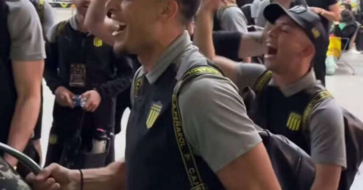 Festa de Jogadores e Torcedores do Peñarol no Rio após Vitória sobre o Flamengo