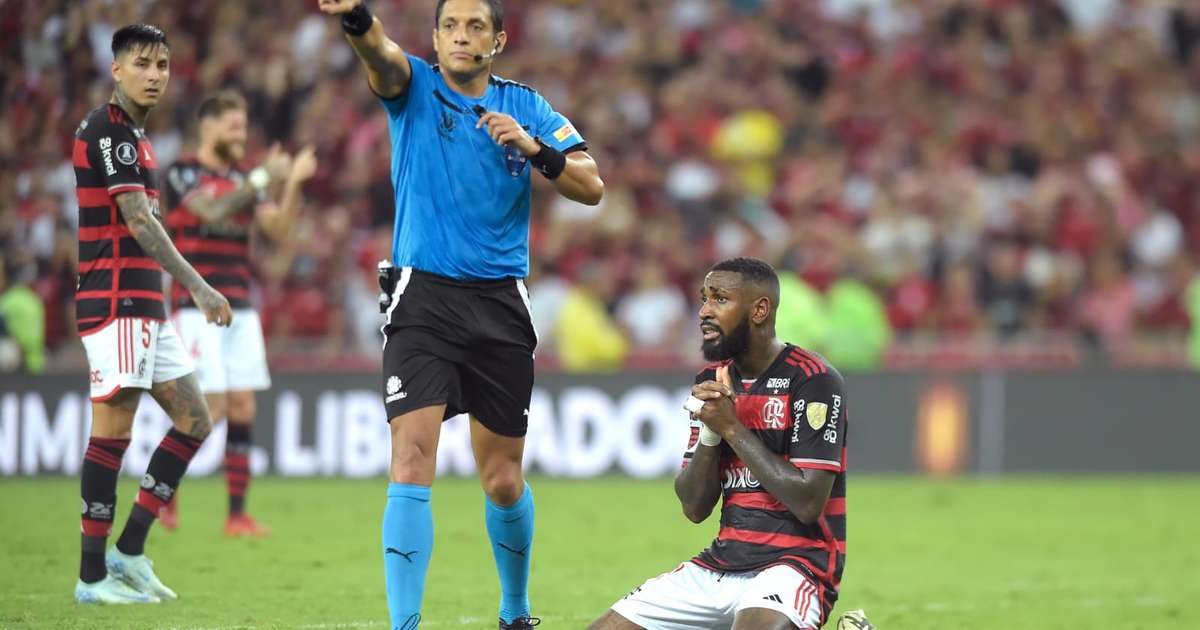 Atuação do Flamengo é desastrosa na derrota para o Peñarol.