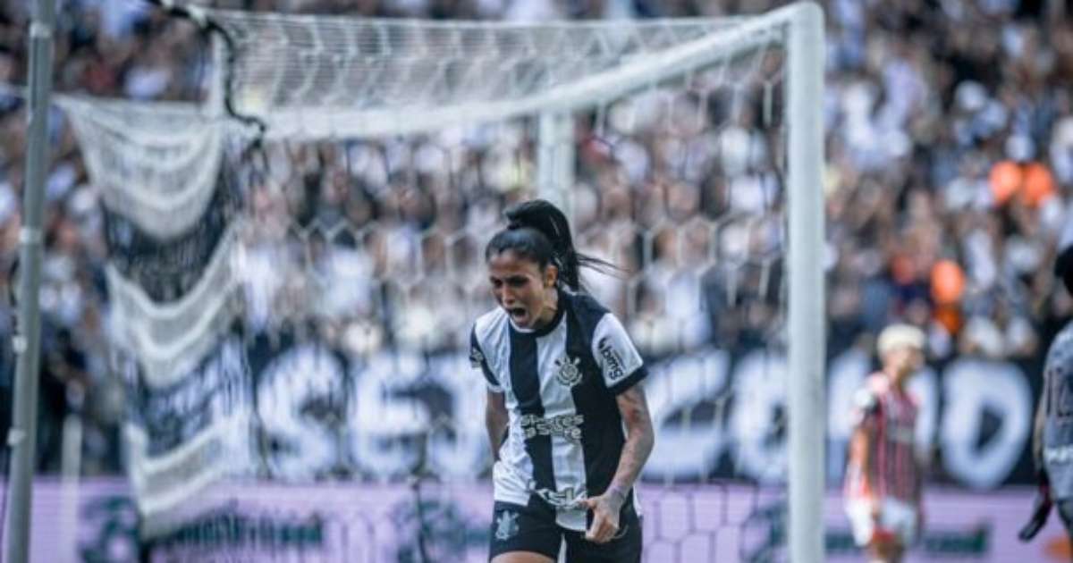 CRAQUE! Vic Albuquerque exalta orgulho de representar o Corinthians após conquista de título.