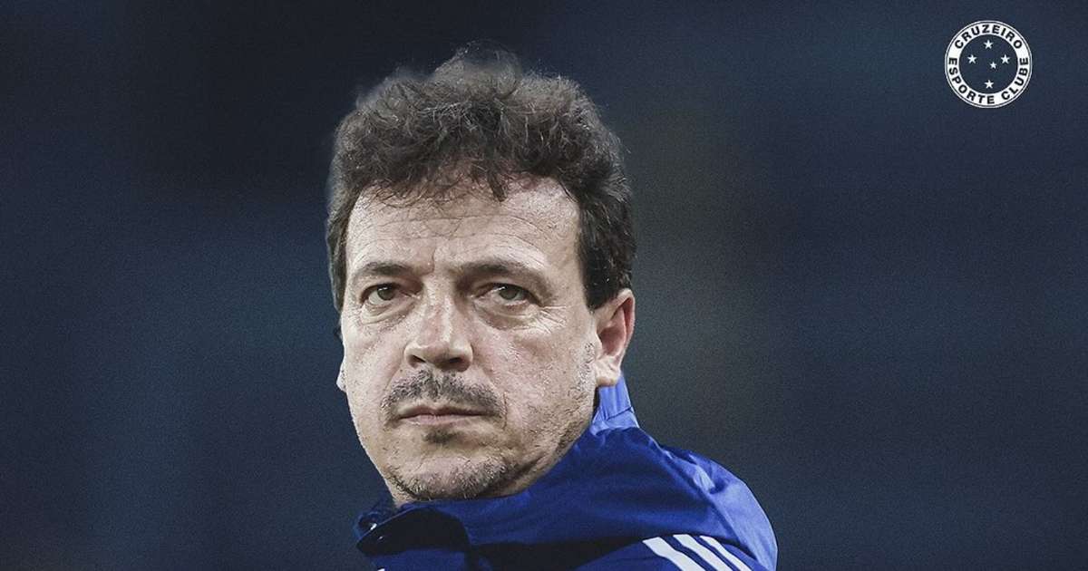 Fernando Diniz é o novo técnico do Cruzeiro e assume comando da equipe.
