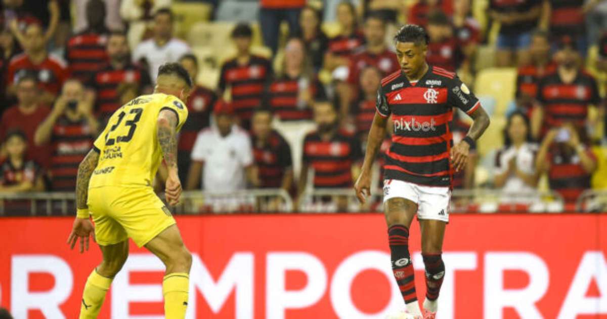 Flamengo ainda não balançou as redes contra o Peñarol na Libertadores.