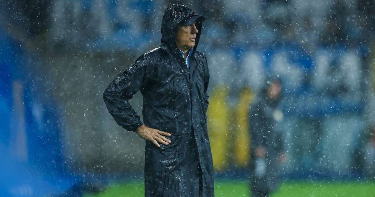 Renato Gaúcho ameaça saída do Grêmio após derrota: Vou embora