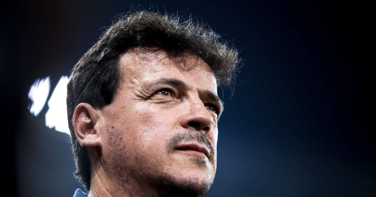 Estreia de Fernando Diniz no Cruzeiro: Classificação exaltada pelo técnico.