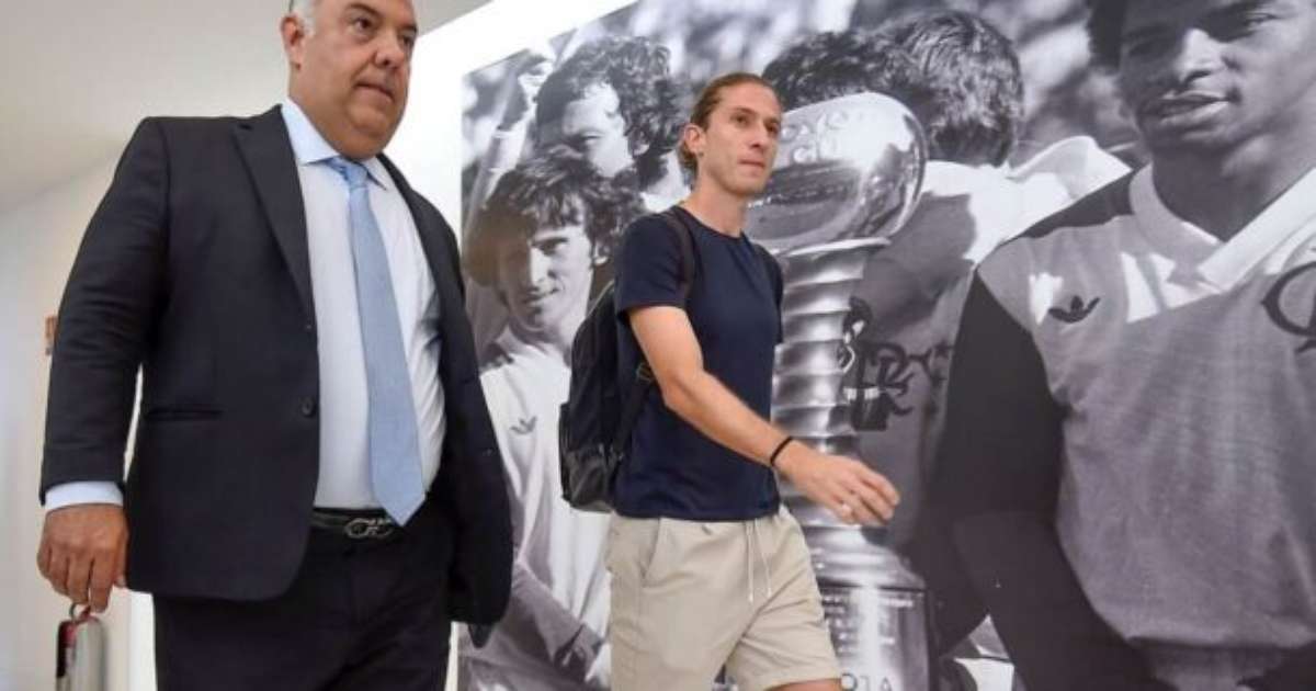 Filipe Luís se integra ao elenco do Flamengo em primeiro contato promissor