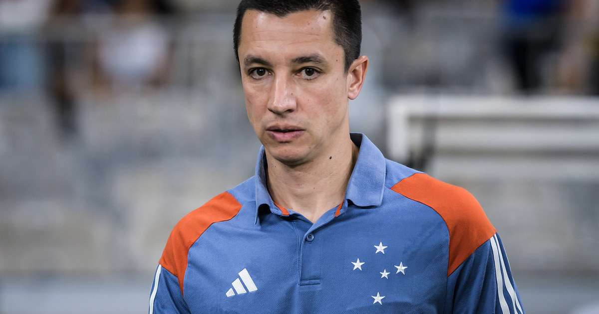 Auxiliar de Diniz analisa empate entre Cruzeiro e Vasco no campeonato brasileiro.