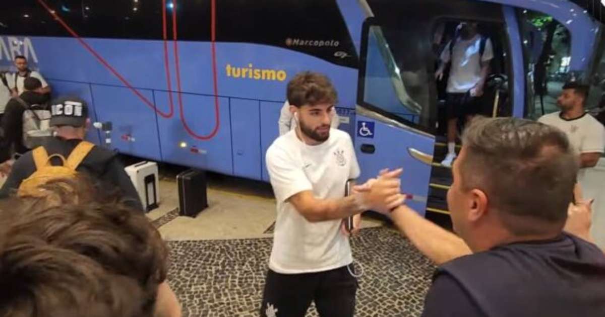 Corinthians chega ao Rio de Janeiro para duelo contra o Flamengo