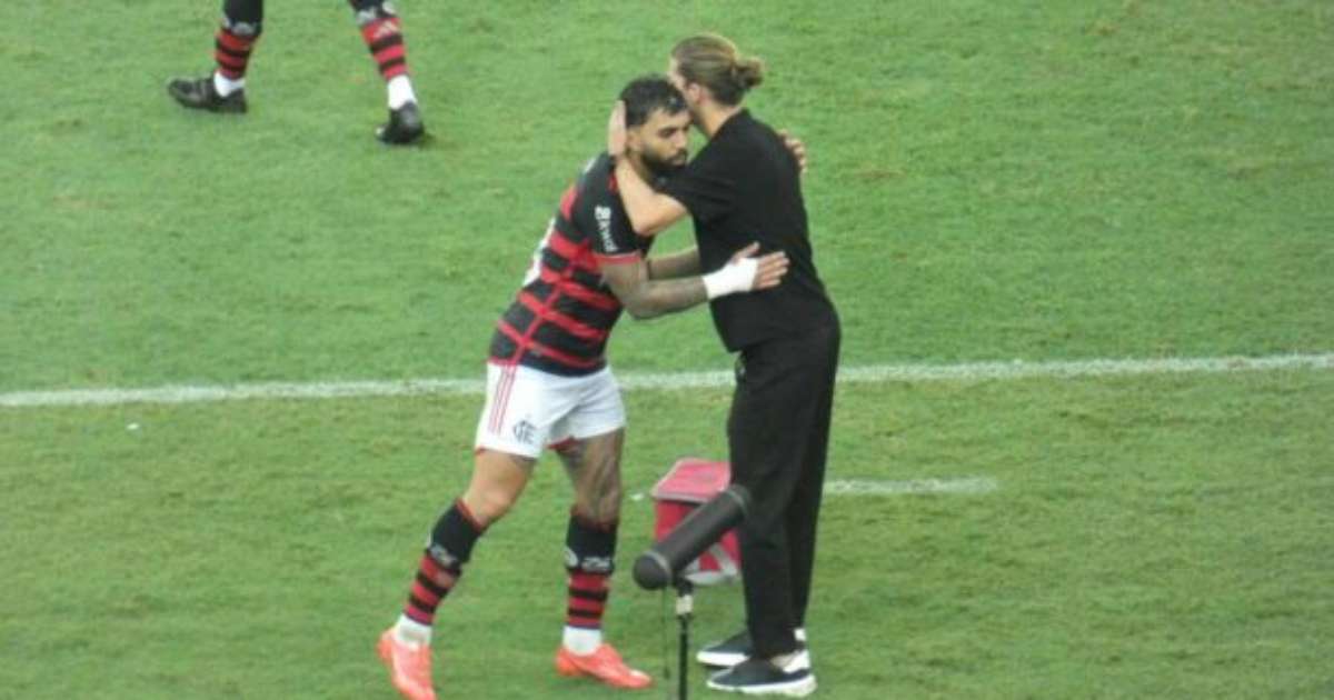 Flamengo supera desafios e conquista vitória sobre equipe liderada por Tite