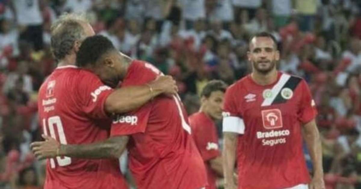 Zico defende Neymar no Flamengo e titularidade na Seleção Brasileira