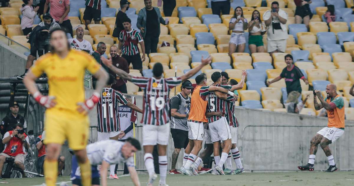 Cruzeiro enfrenta tabu diante do Fluminense no futebol brasileiro.