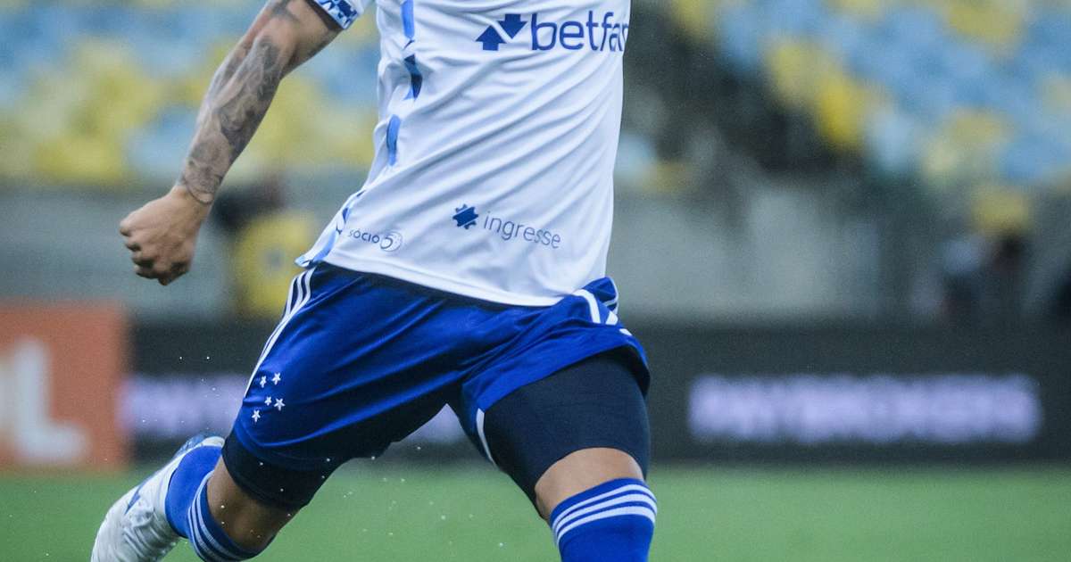 William lamenta oportunidades perdidas em derrota do Cruzeiro no campeonato.