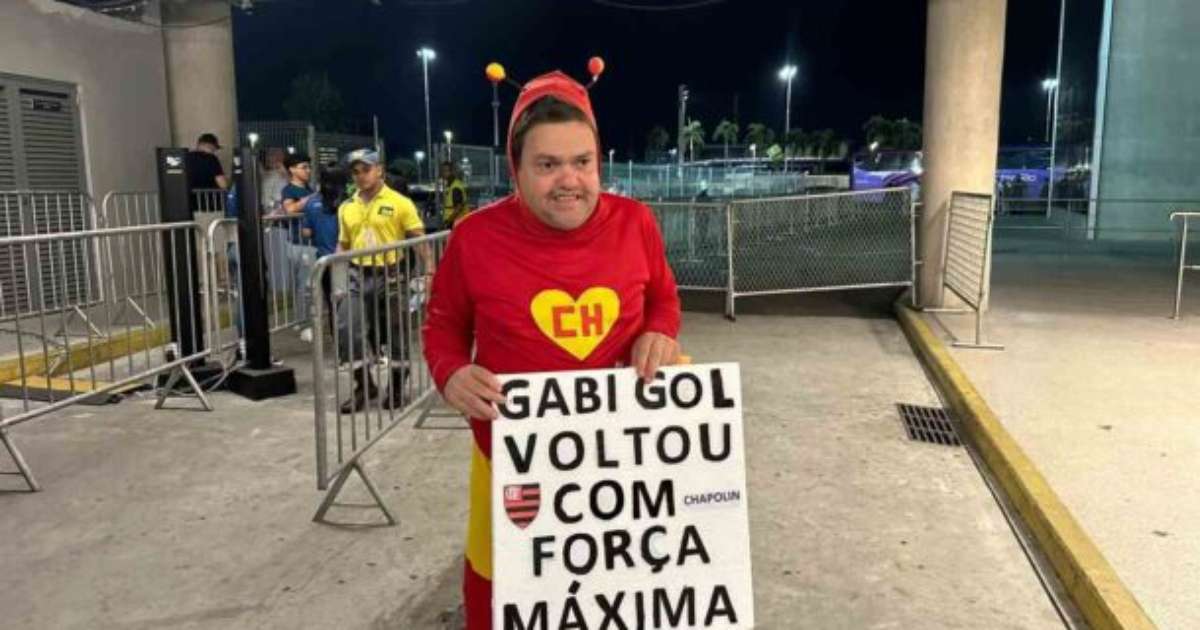 Chapolin rubro-negro internado no CTI: torcedor do Flamengo precisa de apoio.