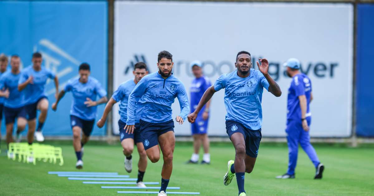 Grêmio se prepara para desafio contra Atlético-MG em jogo atrasado.