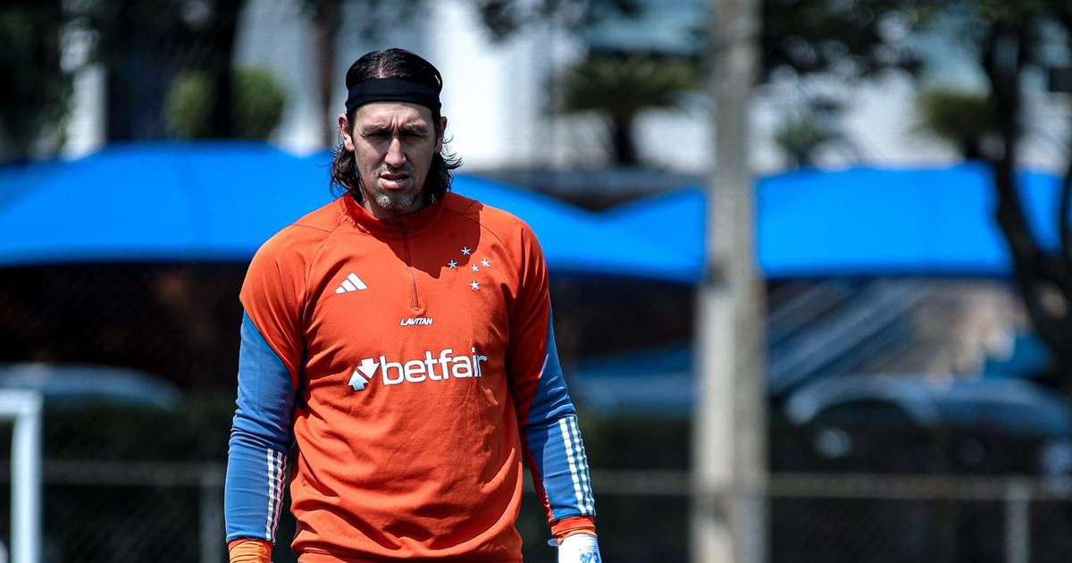 Cruzeiro divulga lesão do goleiro Cássio.