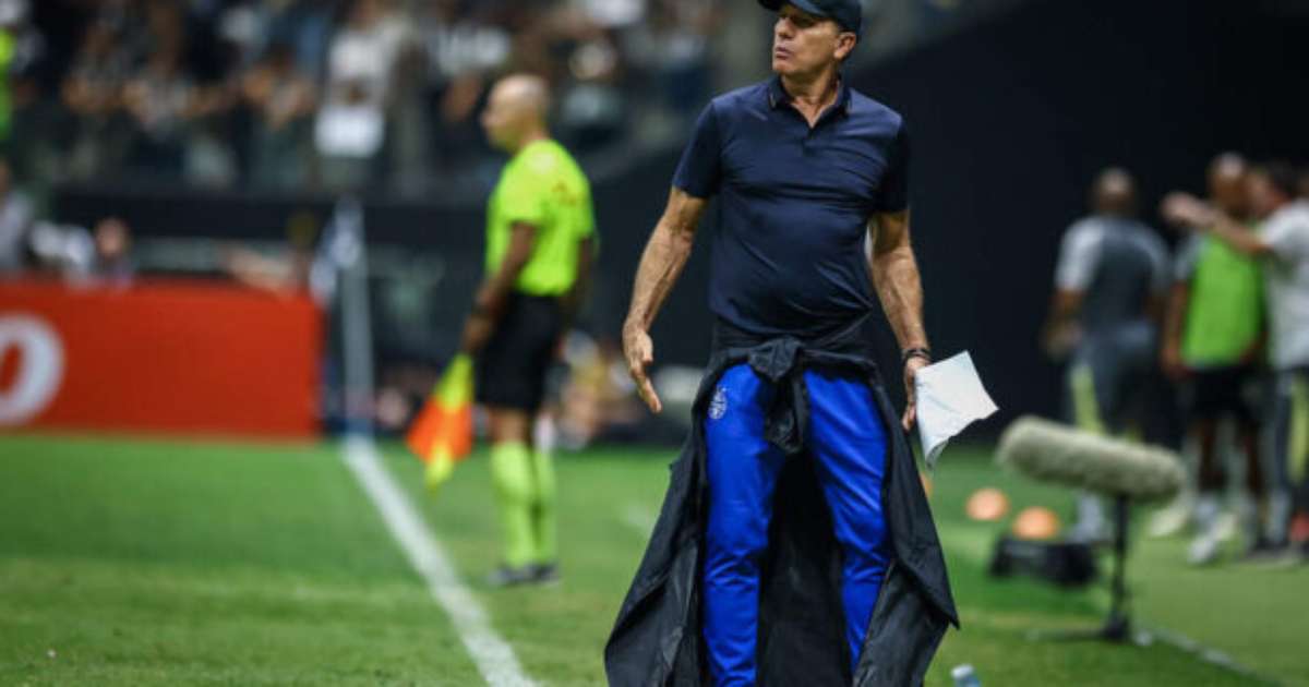 Renato critica arbitragem caótica após derrota do Grêmio no campo