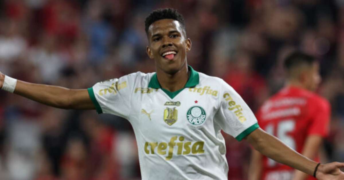 Estêvão explica escolha do Chelsea e possibilidade de permanência no Palmeiras