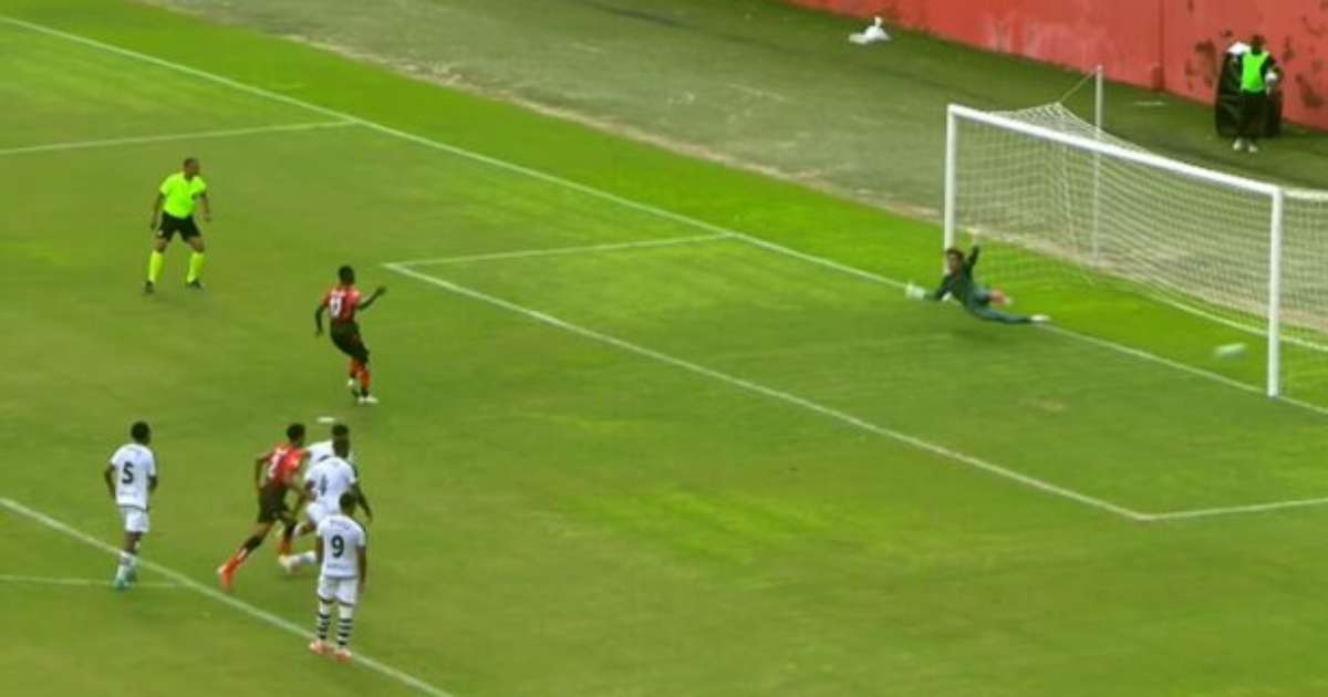 Em jogo de sete gols, Vasco perde para o Vitória no Brasileirão de ...