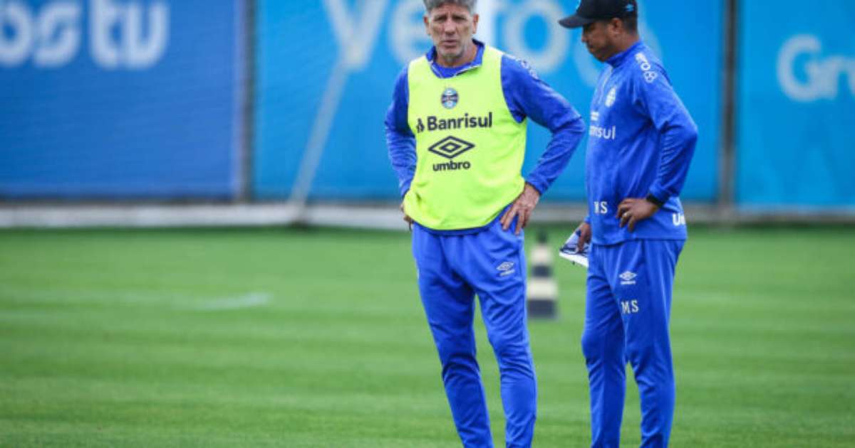 Renato retorna de folga e comanda treino, trio de zagueiros volta no Grêmio