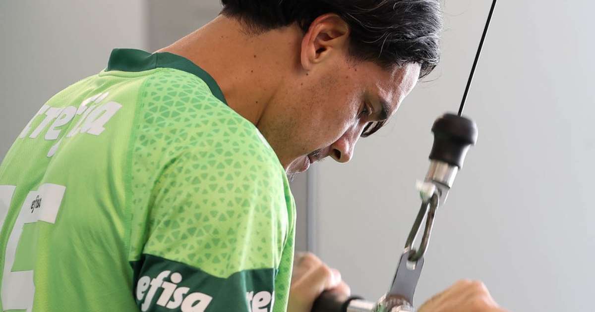 Treino de finalização do Palmeiras conta com reforço de jogadores das Seleções.