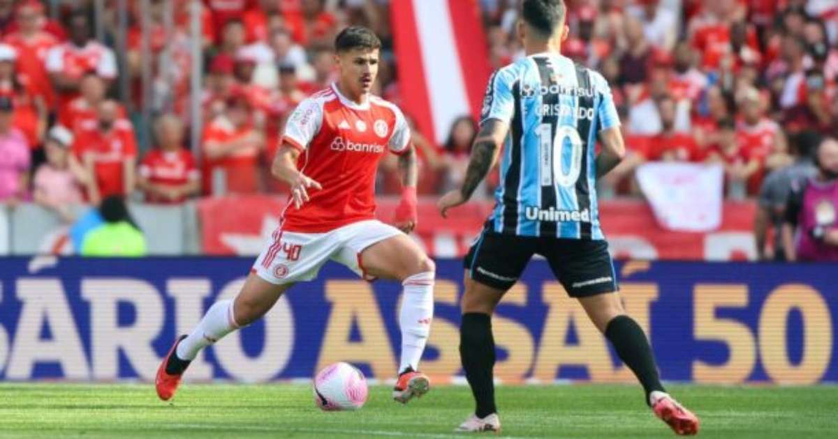Internacional marca no segundo tempo e supera o Grêmio em clássico.