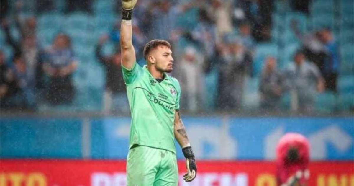 Cruzeiro: Fernando Diniz promove volante e ex-jogador do Grêmio para time titular.