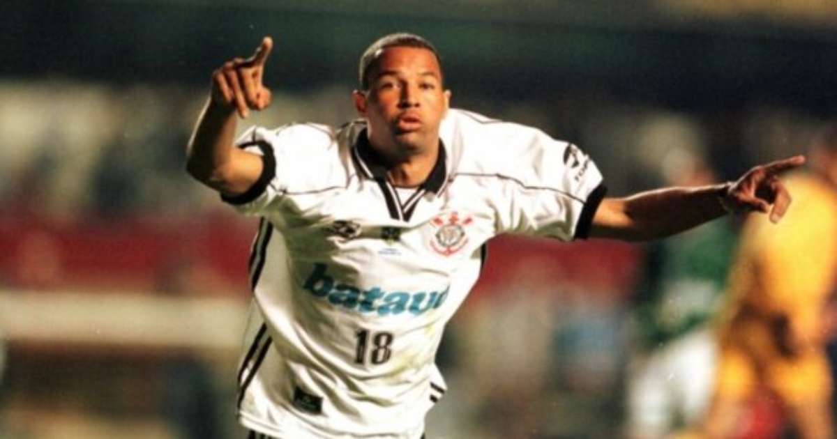 Ex-jogador do Corinthians impedido de receber benefício do INSS por dívida de pensão.