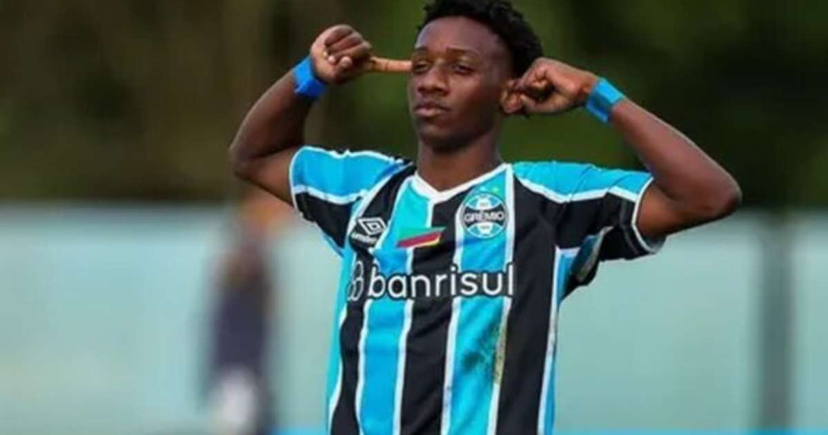 Joia da base do Grêmio acerta contrato profissional e chama atenção do Chelsea