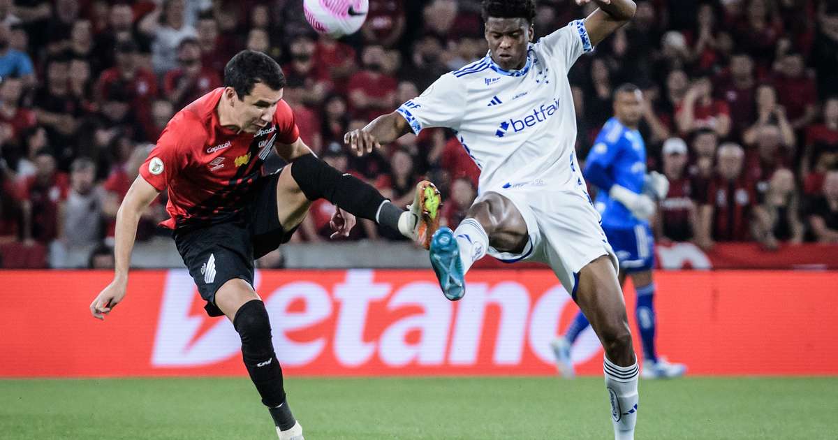 Ataque eficiente: Athletico quebra sequência negativa e vence o Cruzeiro.