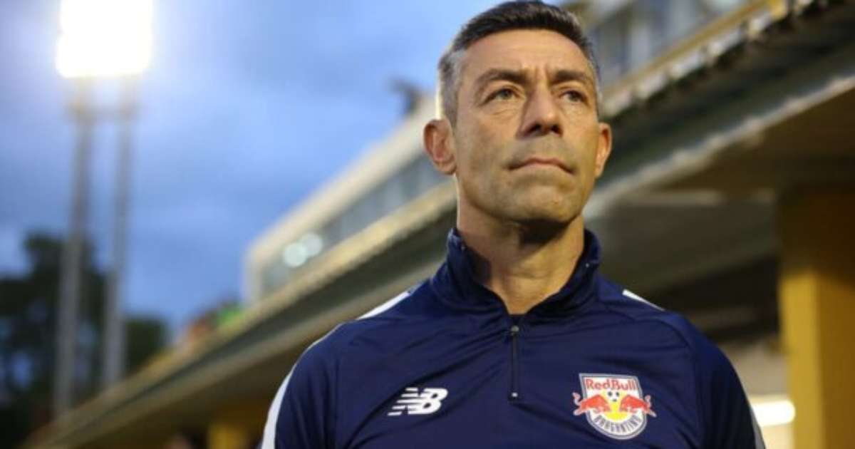 Bragantino negocia com ex-Cruzeiro para substituir Pedro Caixinha na equipe.